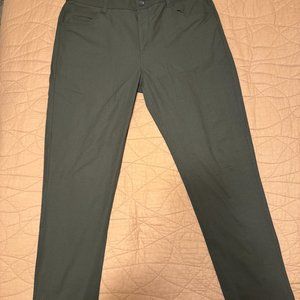 Vuori Meta Pants in Dark Oregeno